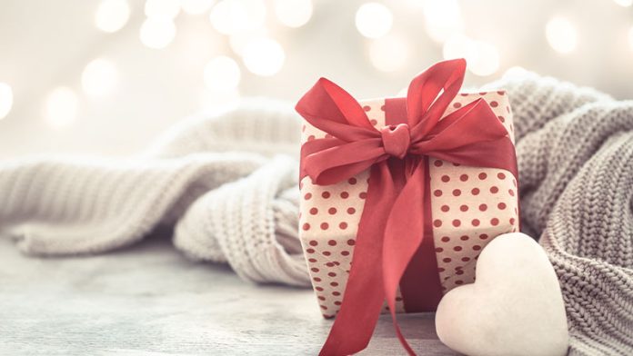 feature-img gift ideas - wedding anniversary gift ideas