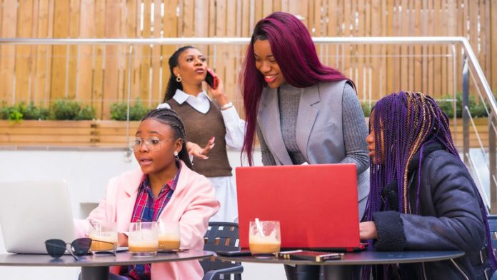 feature-image challenges faced by women entrepreneurs