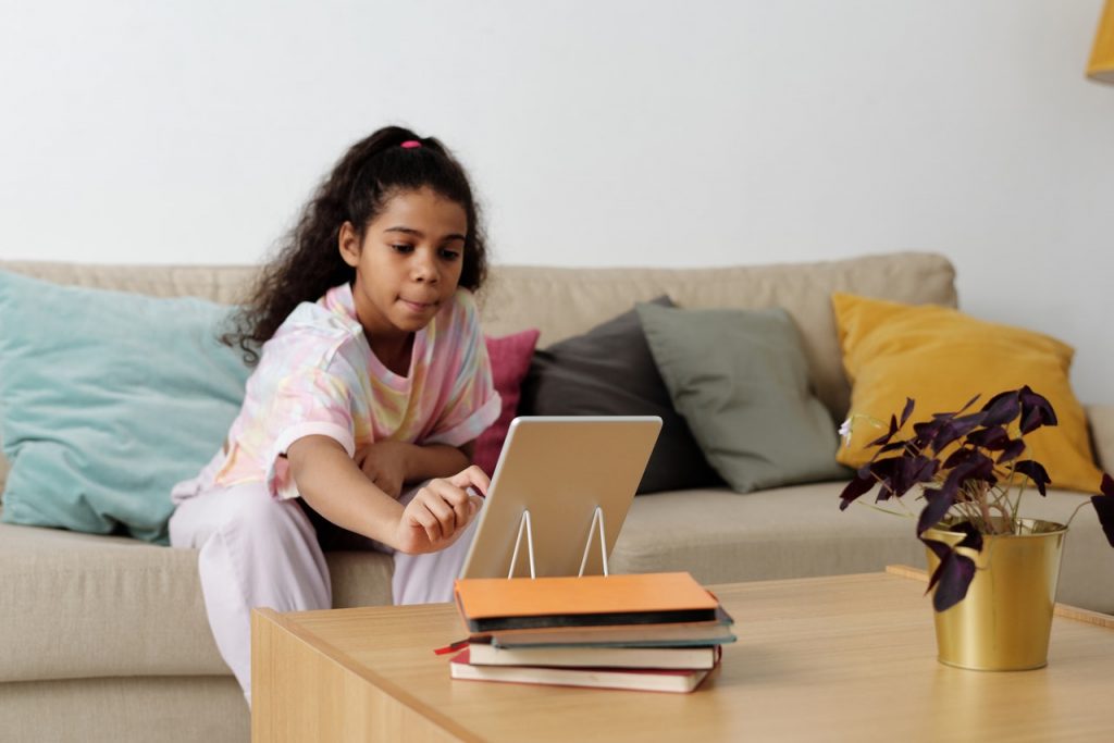 poor posture teens and mobile phones