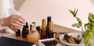 5 Must-Have Essential Oils to Include in Your Skincare 5 Must-Have Essential Oils to Include in Your Skincare