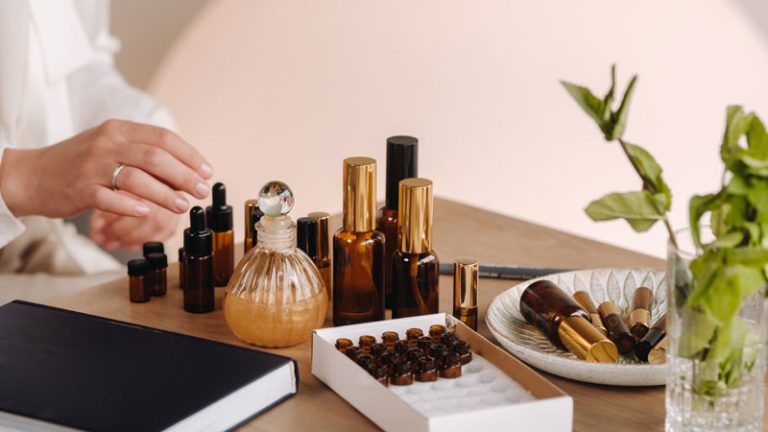 5 Must-Have Essential Oils to Include in Your Skincare 5 Must-Have Essential Oils to Include in Your Skincare