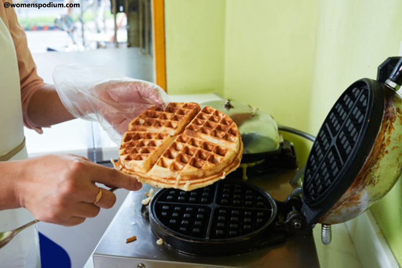 Modern Kitchen Appliances - Belgian Waffle Maker