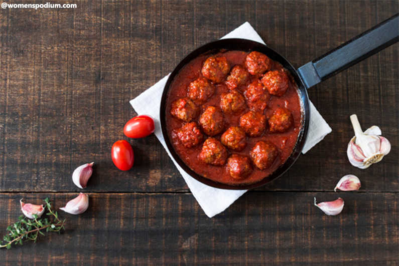 Middle Eastern Recipes - Meatballs in Tangy Tomato Sauce