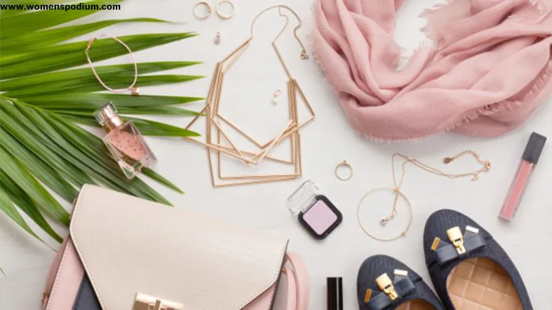 Fashion mistakes wearing too many accessories