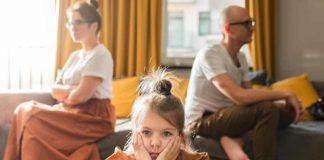 What is a Problematic Family | Dysfunctional Family? 7 Signs of Unhappy Families! signs of dysfunctional family