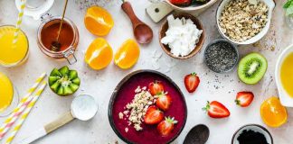 10 Healthy Movie Snacks to Try With Your Girlfriends While Watching Netflix healthy movie snacks