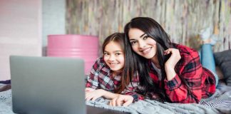 10 Best Christmas Movies On Netflix To Spice-Up Your Holiday! best christmas movies on netflix