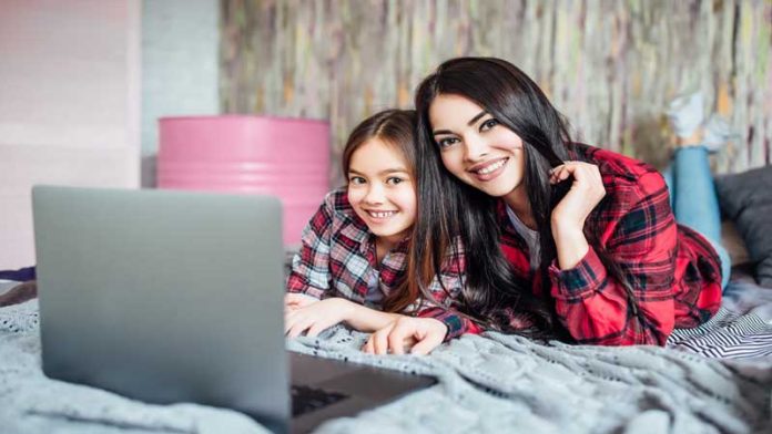 movies-on-netflix best christmas movies on netflix
