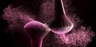 How To Clean Makeup Brushes Easily? Simple Hacks easy ways to clean makeup brushes - how to clean makeup brushes