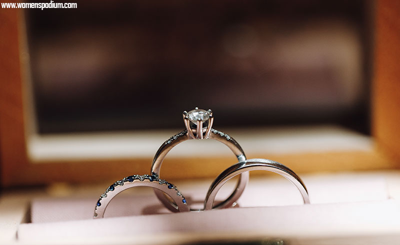 thin band rings