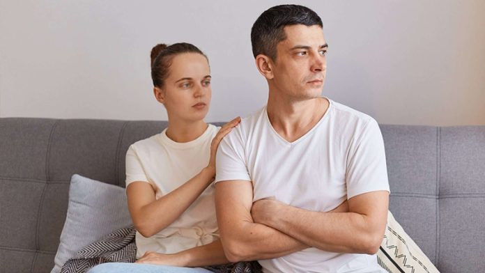 feature-img - why do guys pull away before they commit