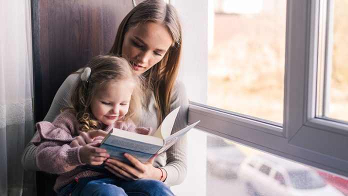 feature-img nanny vs babysitter