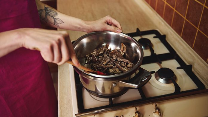 how to melt chocolate chips on stove