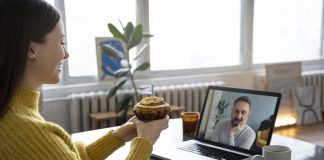 10 Tips for Surviving a Long-Distance Relationship! surviving a long-distance relationship