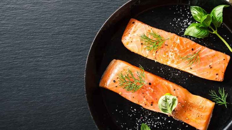 What Type of Pan is Best for Cooking Fish? 3 Best Pans for Cooking Fish!