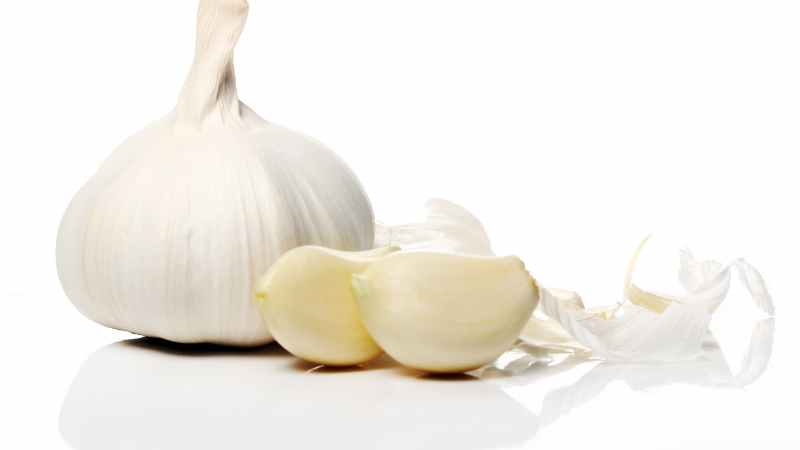 garlic for acne - skin care hacks