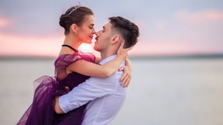 10 Clear Signs A Man Loves You Deeply Even If He Doesn’t Say 10 Clear Signs A Man Loves You Deeply Even If He Doesn’t Say