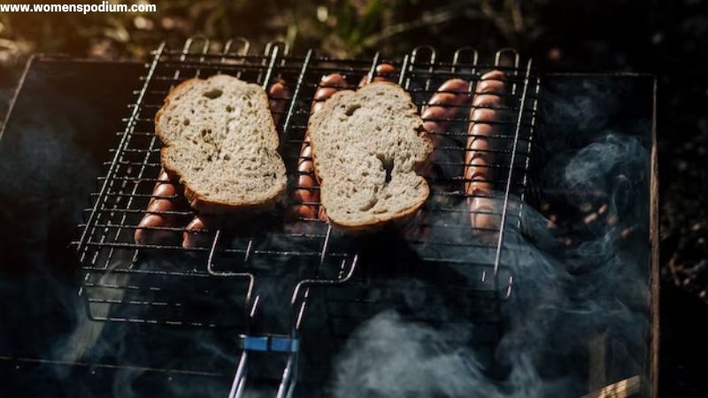 bread on grill