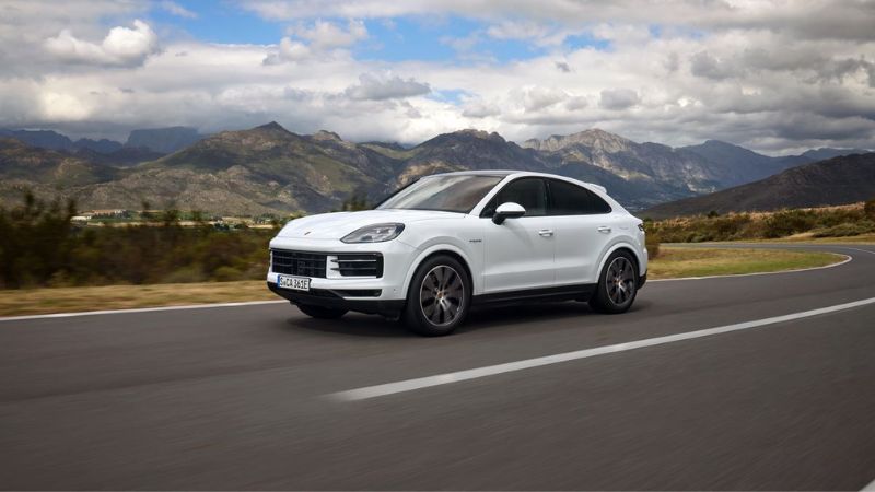 2023 Porsche Cayenne cute cars for women