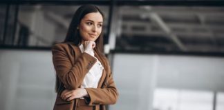 Are You A Strong Woman? 7 Qualities That Mentally Strong Women Must Possess! mentally-strong-women