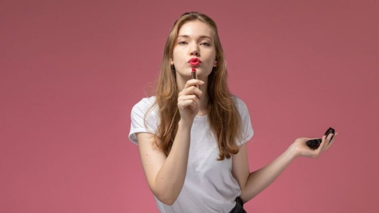 How-to-Make-Lipstick-for-use