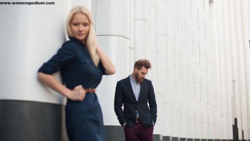 Teenagers-experiencing-FOMO